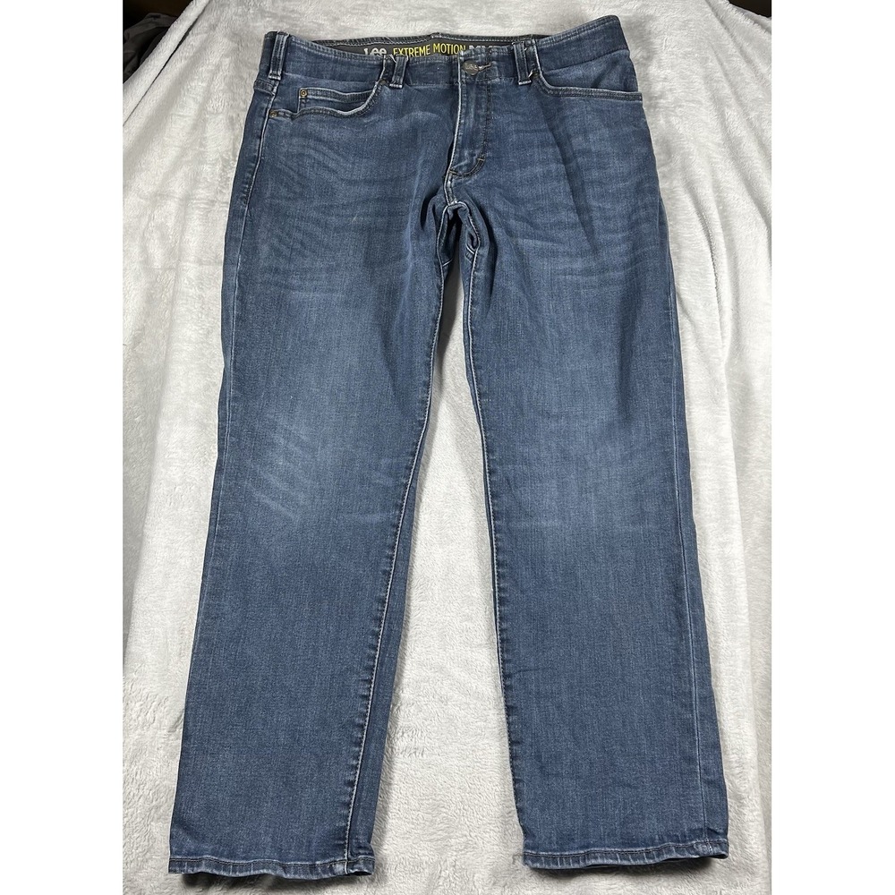 Lee Jeans Mens 36x30 Extreme Motion MVP Straight Fit Tapered Leg Blue Wash